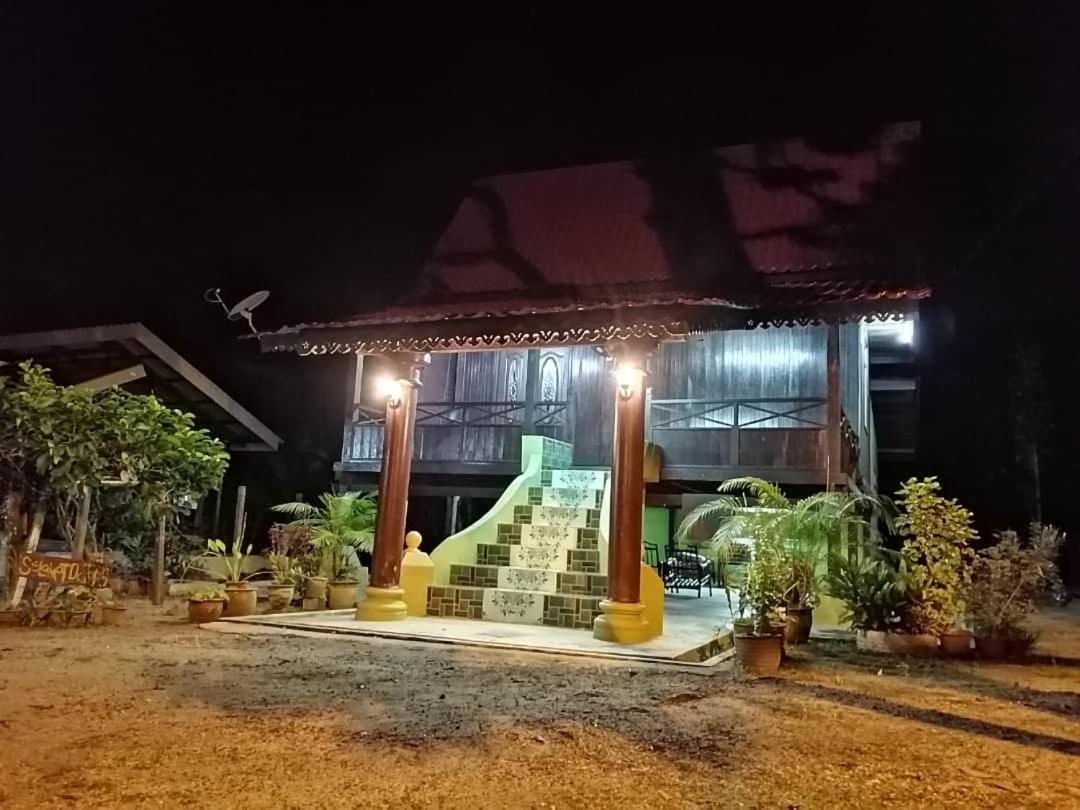 Homestay Warisan Bonda Masjid Tanah/Melaka Exterior foto