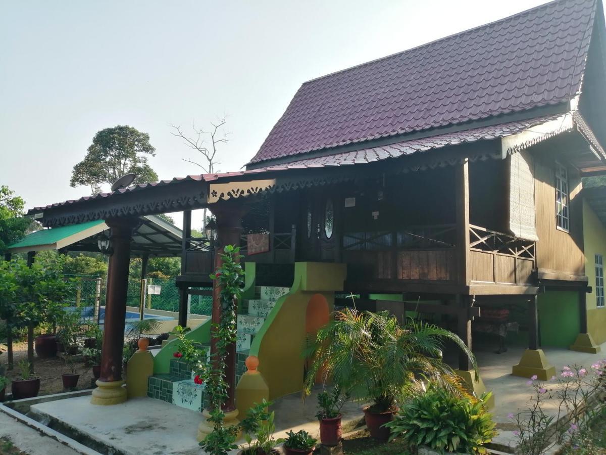 Homestay Warisan Bonda Masjid Tanah/Melaka Exterior foto